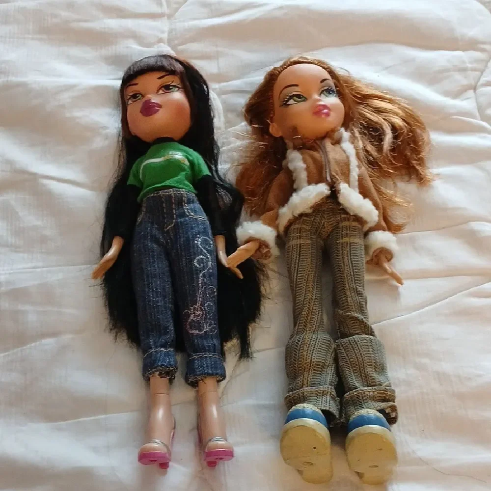 Vintage Bratz Dolls with Stylish Outfits